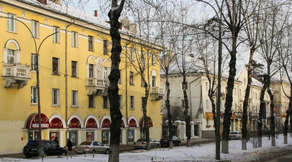 Диплом на рабочем столе в Ангарске